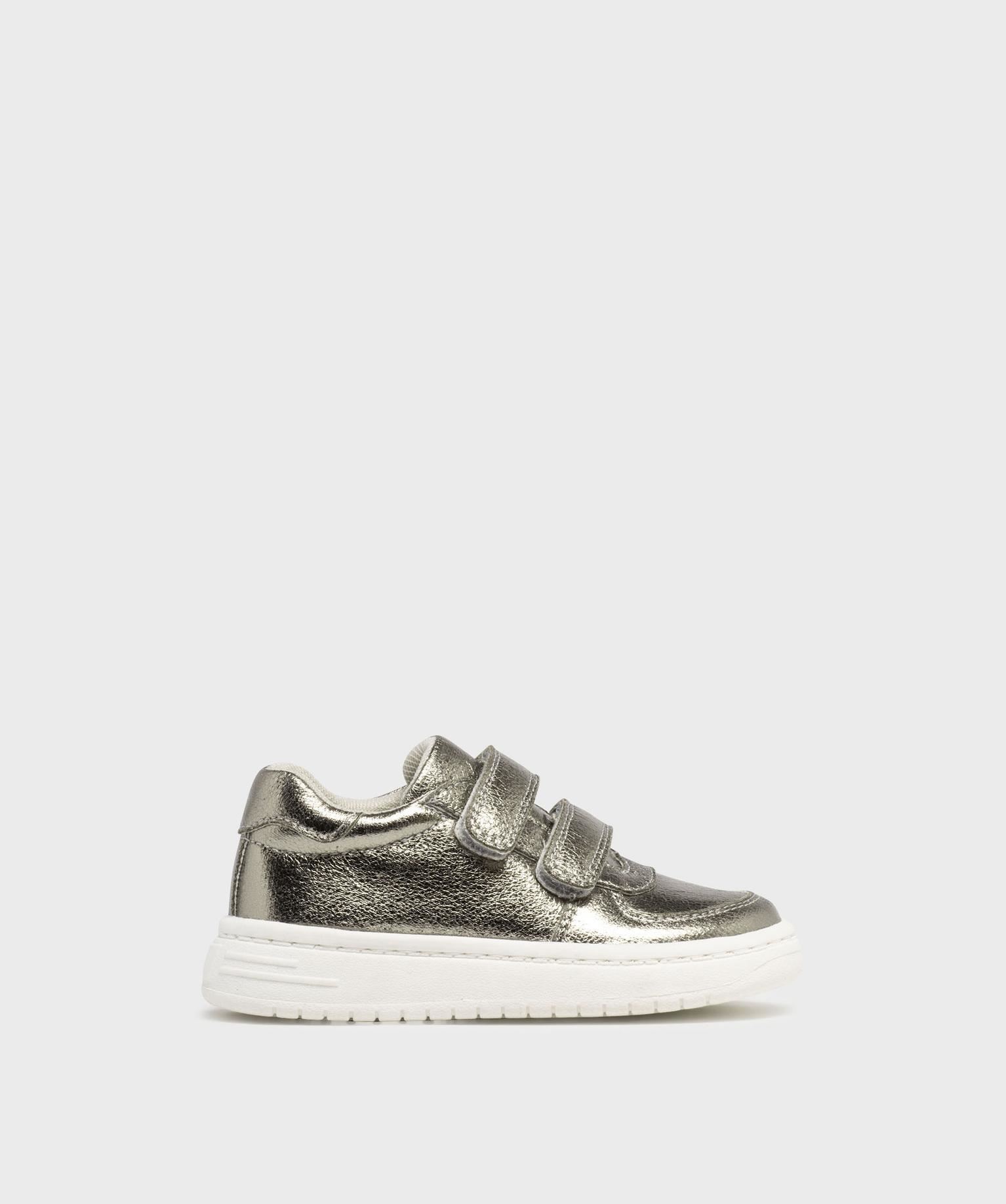baskets basses brillantes a scratch fille argente baskets et tennis