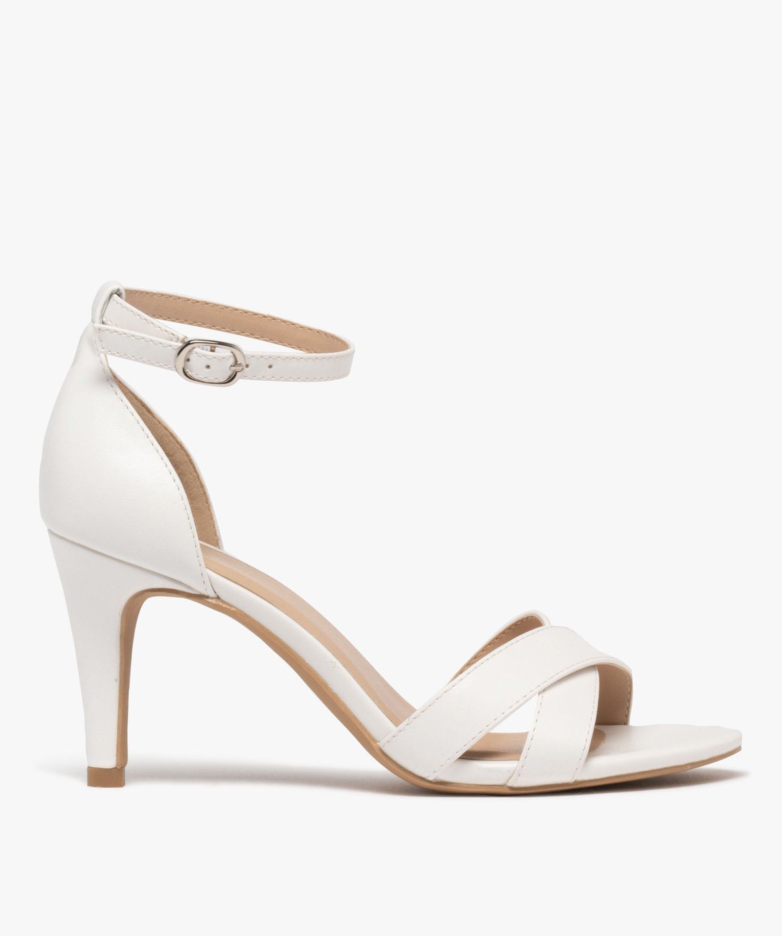 sandales a talon haut et fin et brides croisees femme blanc standard sandales a talon