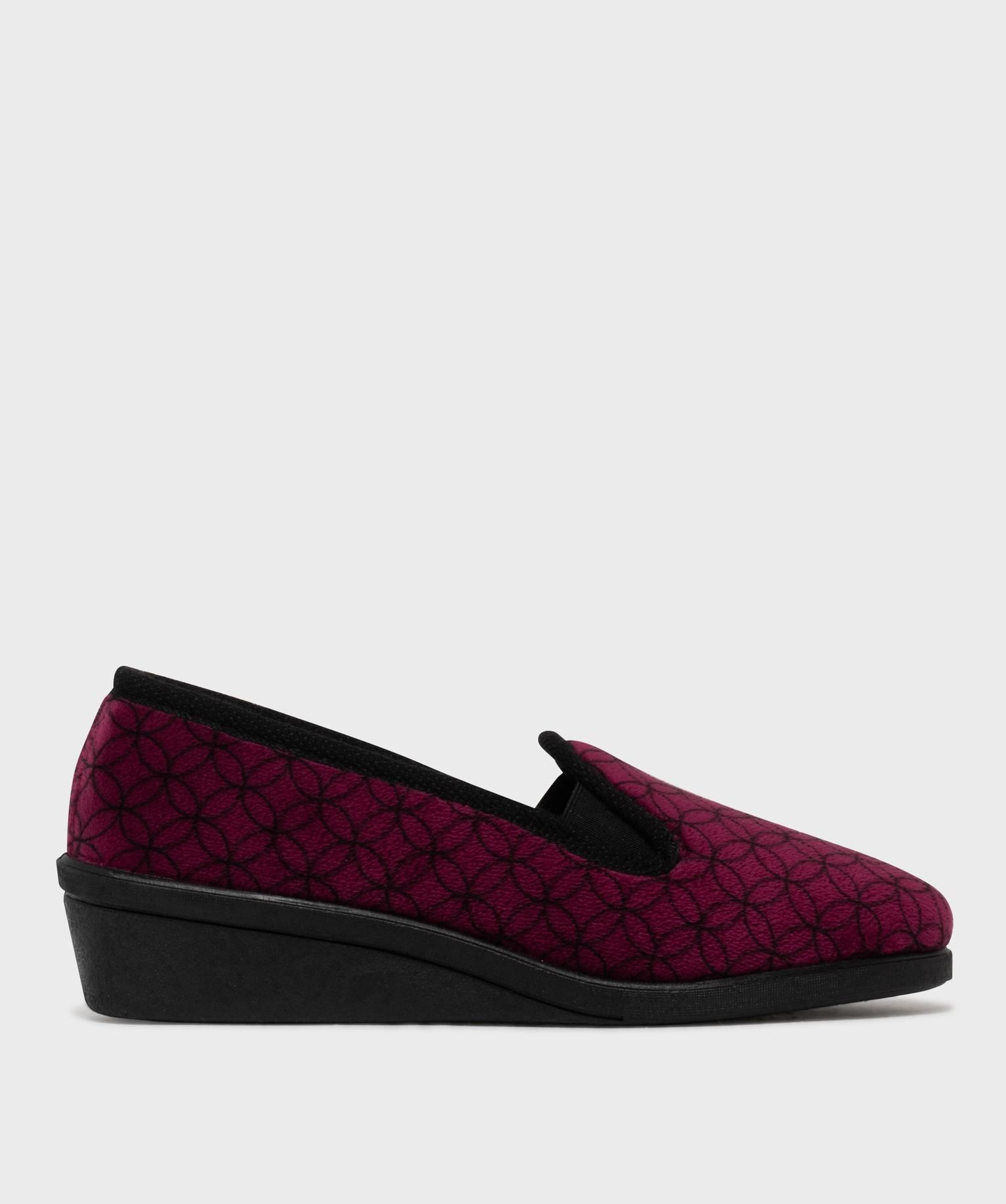 chaussons confort en velours a motifs geometriques femme rouge
