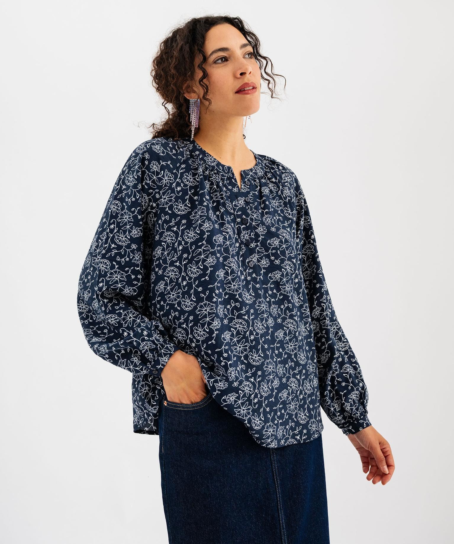blouse manches longues en viscose fleurie a col rond boutonne femme bleu chemisiers