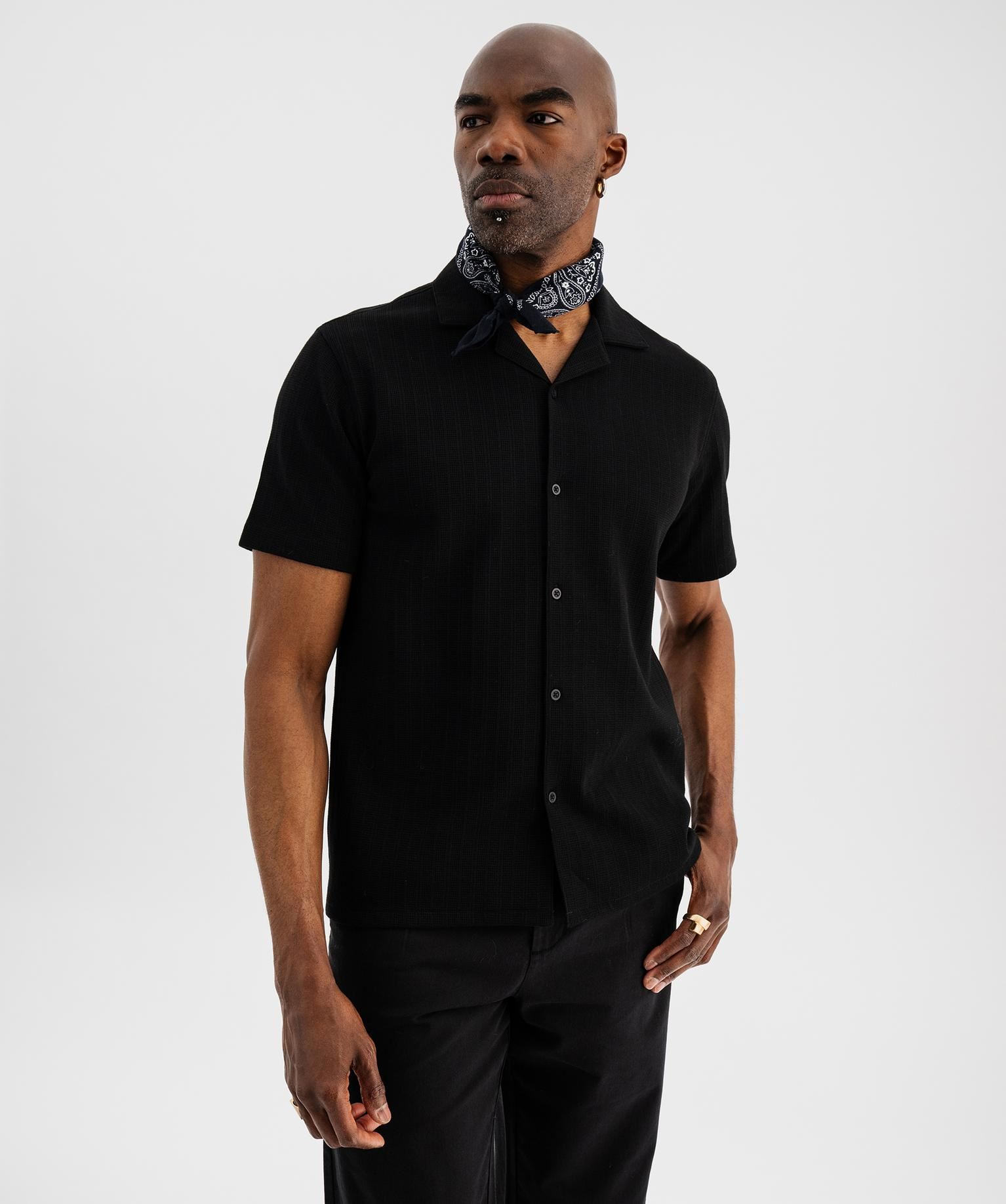 chemise manches courtes en maille fantaisie avec col cubain homme noir standard chemise manches courtes