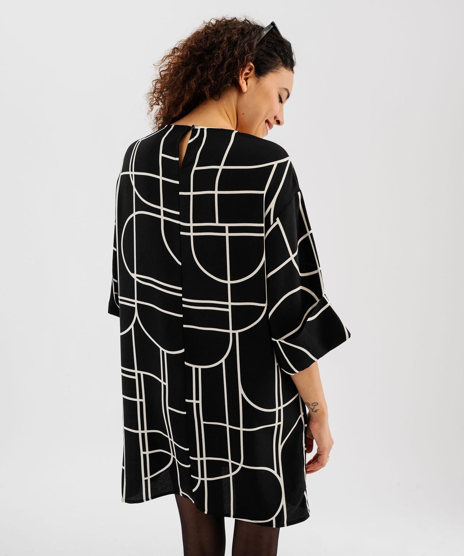 robe courte coupe droite a motifs graphiques femme noir