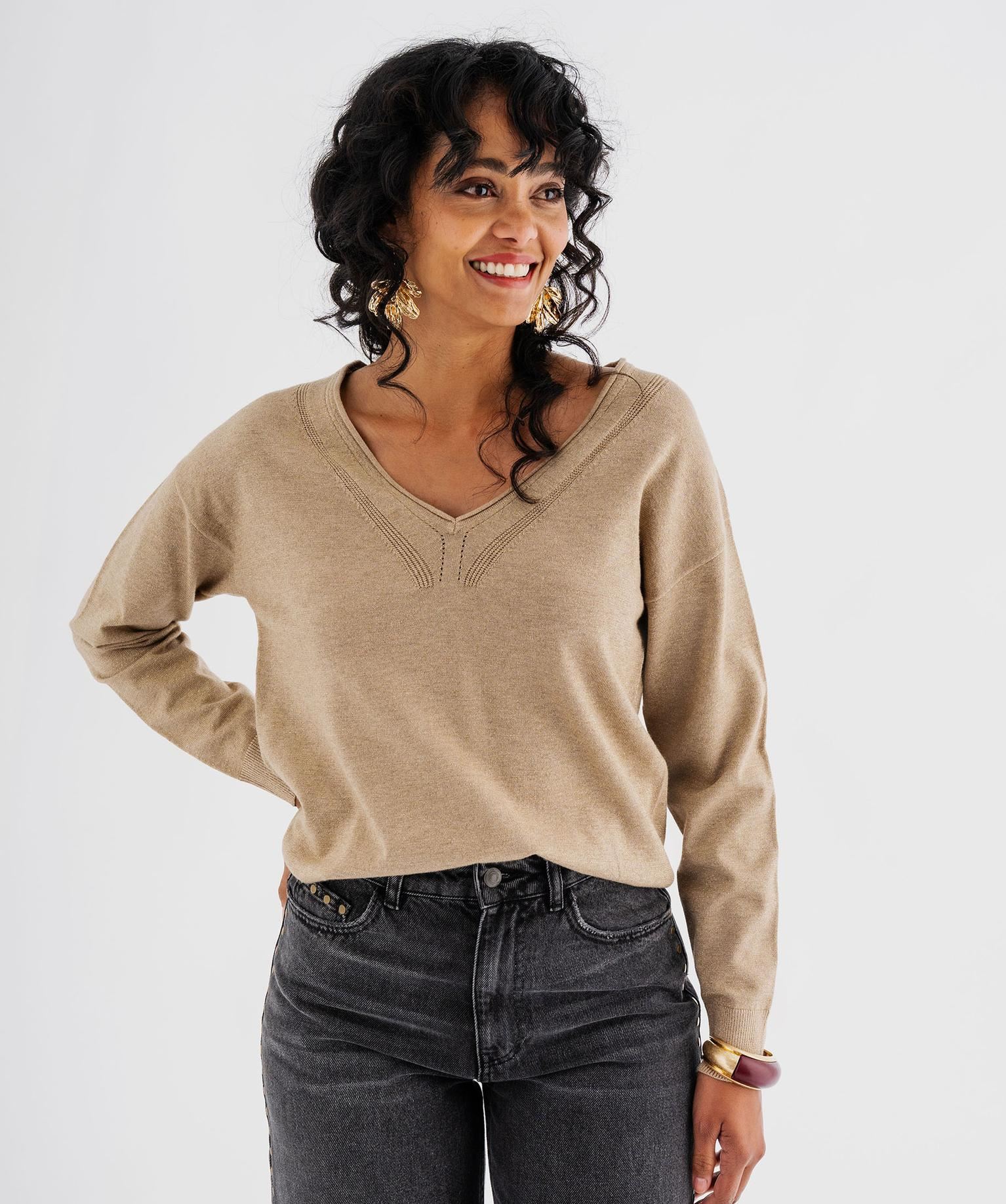 pull col v en fine maille fluide pailletee femme beige standard pulls