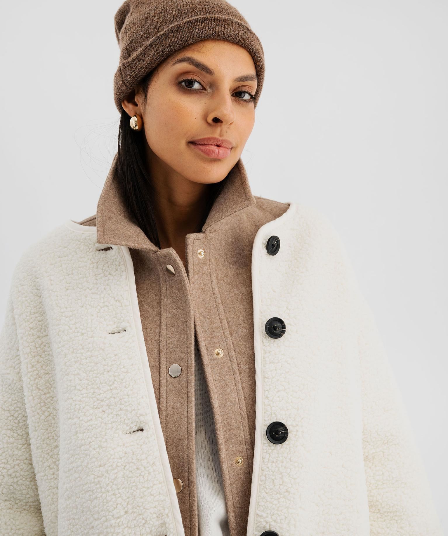 veste en sherpa reversible femme beige manteaux