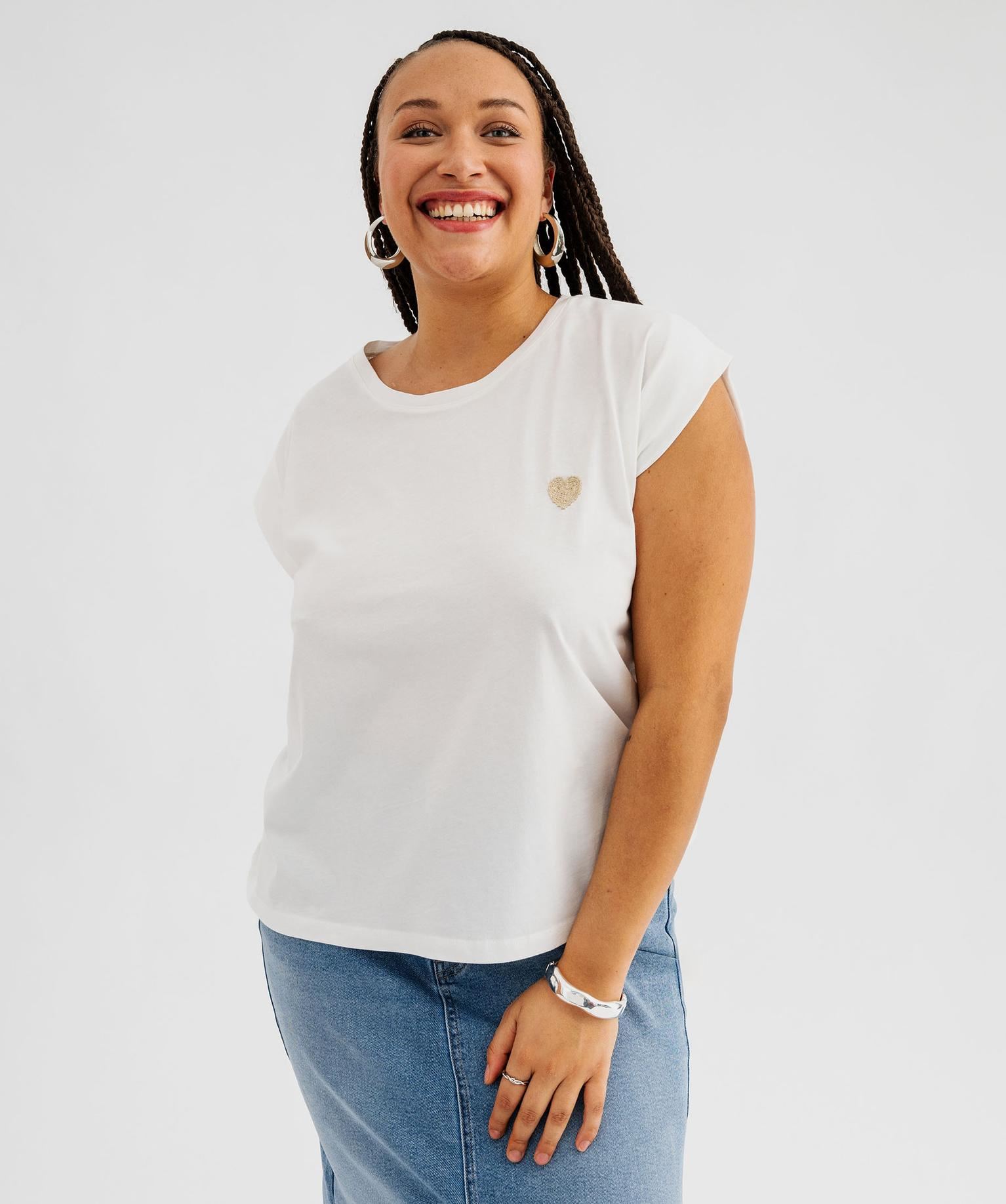 tee-shirt a manches ultra-courtes avec coeur brode femme grande taille beige debardeurs