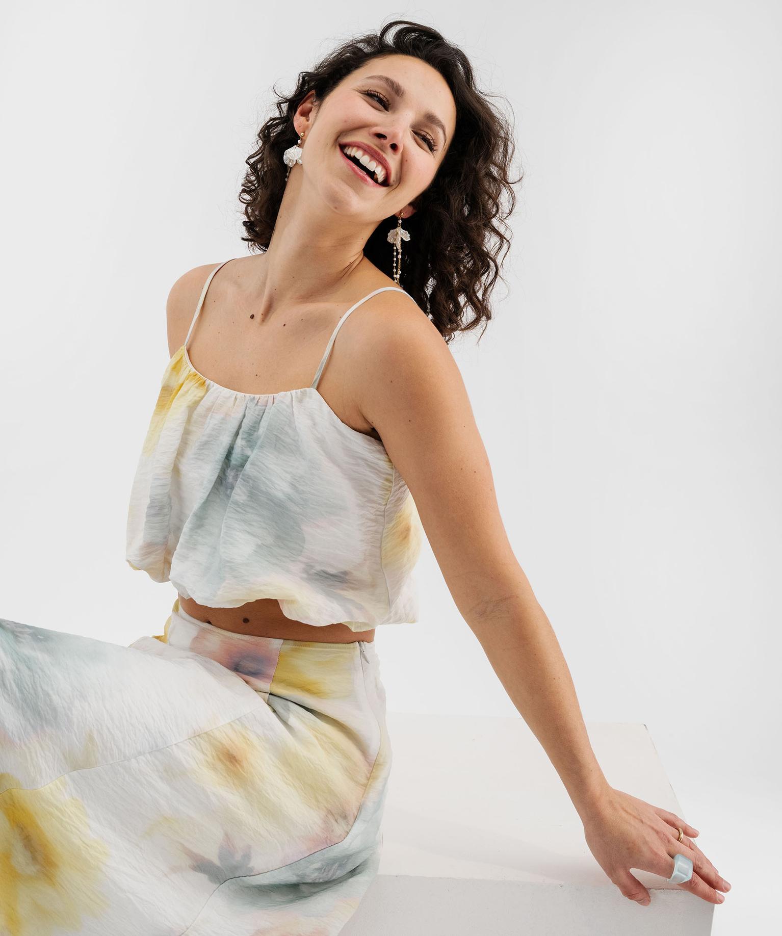 top a fines bretelles court et blousant femme jaune blouses